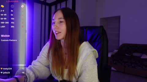 Snapshot of agelina_summer chatting on 4, 3, 2025 Agelina Lilly Laura online show from 4, 3, 2025