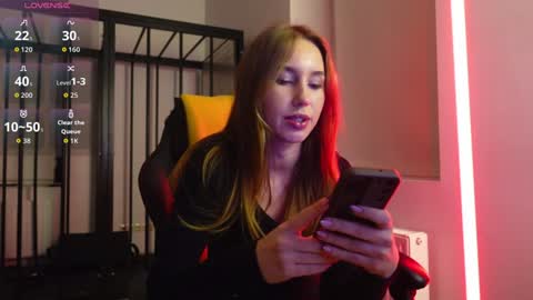 Agelina Lilly Laura online show from 1, 11, 2025