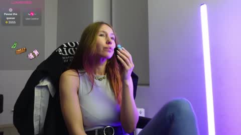 Agelina Lilly Laura online show from 2, 12, 2025