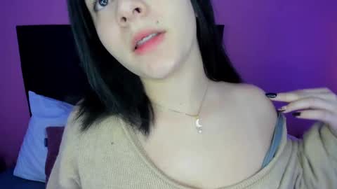 Snapshot of agnes_21 chatting on 10, 9, 2025 ines online show from 10, 9, 2025