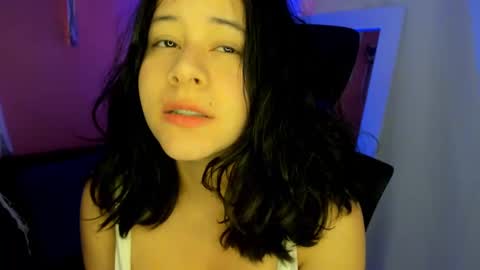 Snapshot of agnes_21 chatting on 3, 10, 2025 ines online show from 3, 10, 2025