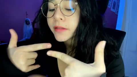 Snapshot of agnes_21 chatting on 5, 10, 2025 ines online show from 5, 10, 2025