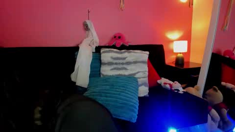 Snapshot of agnes_21 chatting on 15, 10, 2025 ines online show from 15, 10, 2025