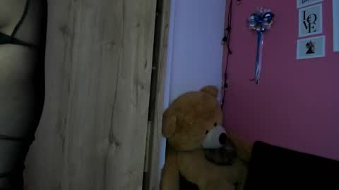 Snapshot of agnes_21 chatting on 17, 10, 2025 ines online show from 17, 10, 2025