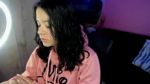 Snapshot of agnes_21 chatting on 17, 11, 2025 ines online show from 17, 11, 2025