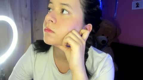 Snapshot of agnes_21 chatting on 28, 11, 2025 ines online show from 28, 11, 2025