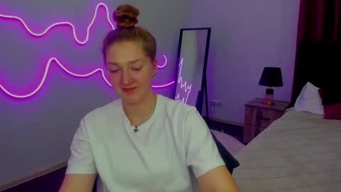 Snapshot of agnesarden chatting on 11, 3, 2025 AgnesArden online show from 11, 3, 2025