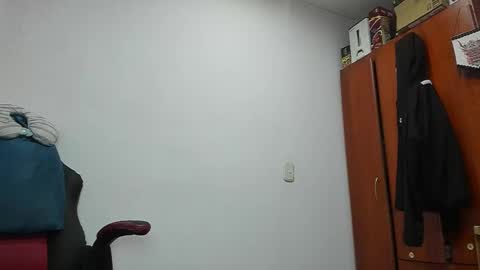 Snapshot of aguslover chatting on 27, 11, 2025 Agustin online show from 27, 11, 2025