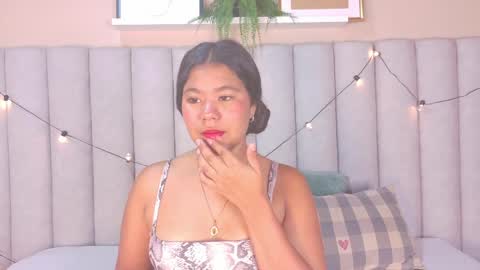 Snapshot of ahslyevans__ chatting on 3, 4, 2026 AHSLY online show from 3, 4, 2026