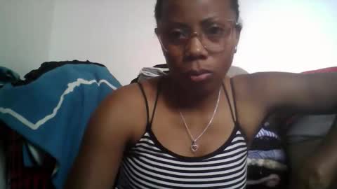 Snapshot of aicha_boobs chatting on 1, 12, 2025 Aicha boobs online show from 1, 12, 2025