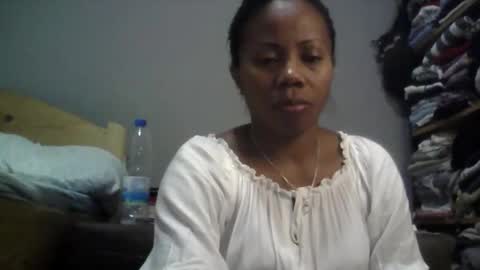 Snapshot of aicha_boobs chatting on 3, 12, 2025 Aicha boobs online show from 3, 12, 2025