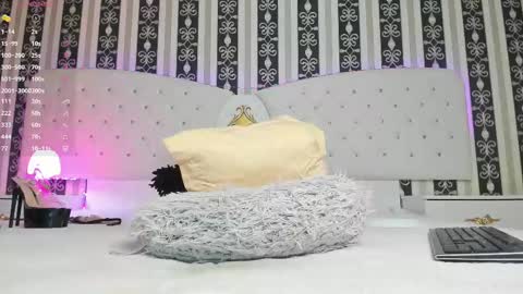 aidasina online show from 5, 3, 2025