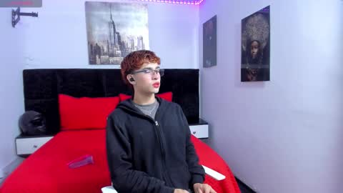 Snapshot of aiiden_15 chatting on 18, 9, 2025 Aiden online show from 18, 9, 2025