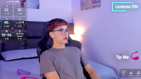 Snapshot of aiiden_15 chatting on 23, 9, 2025 Aiden online show from 23, 9, 2025