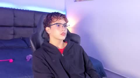 Snapshot of aiiden_15 chatting on 17, 10, 2025 Aiden online show from 17, 10, 2025