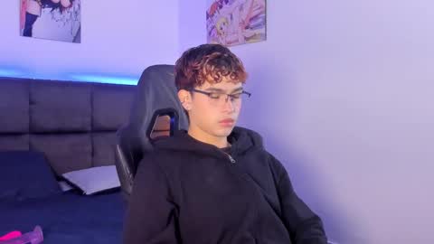 Snapshot of aiiden_15 chatting on 18, 10, 2025 Aiden online show from 18, 10, 2025