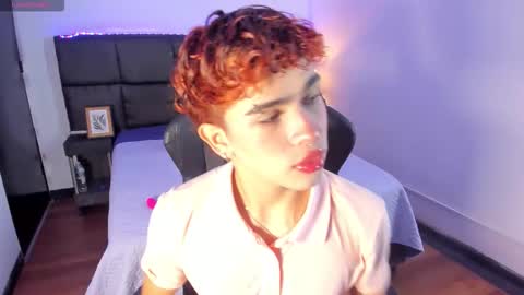 Snapshot of aiiden_15 chatting on 13, 11, 2025 Aiden online show from 13, 11, 2025