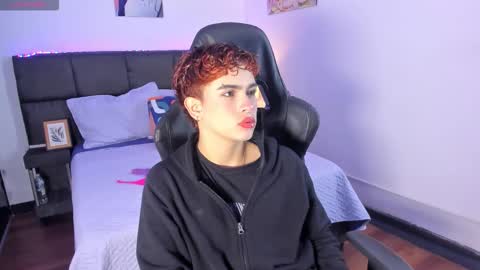 Snapshot of aiiden_15 chatting on 14, 11, 2025 Aiden online show from 14, 11, 2025