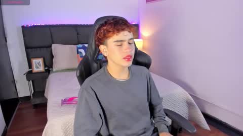 Snapshot of aiiden_15 chatting on 26, 11, 2025 Aiden online show from 26, 11, 2025