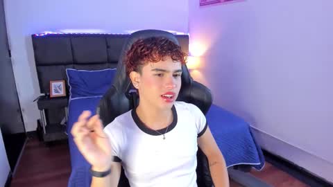 Snapshot of aiiden_15 chatting on 29, 11, 2025 Aiden online show from 29, 11, 2025