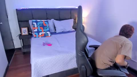 Snapshot of aiiden_15 chatting on 1, 12, 2025 Aiden online show from 1, 12, 2025