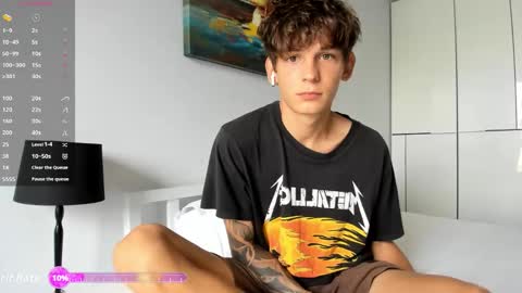 Snapshot of aiko_miracle chatting on 5, 11, 2025 birthday here online show from 5, 11, 2025