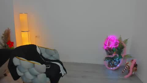 Snapshot of aileen_stone chatting on 1, 12, 2025 Aileen online show from 1, 12, 2025