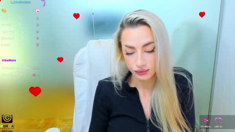 Snapshot of aileen_williams chatting on 14, 11, 2025 Allie online show from 14, 11, 2025