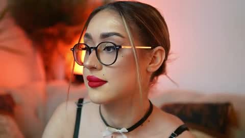 Snapshot of aileenaxa chatting on 25, 4, 2026 Aileen online show from 25, 4, 2026