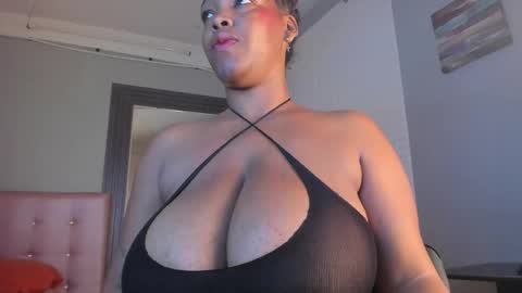 Snapshot of aileenkeys chatting on 22, 5, 2026 aileenkeys online show from 22, 5, 2026