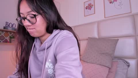 Snapshot of aily_yozuko chatting on 6, 12, 2024 Aily Yozuko online show from 6, 12, 2024