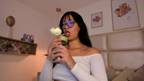 Snapshot of aily_yozuko chatting on 5, 2, 2025 Aily Yozuko online show from 5, 2, 2025