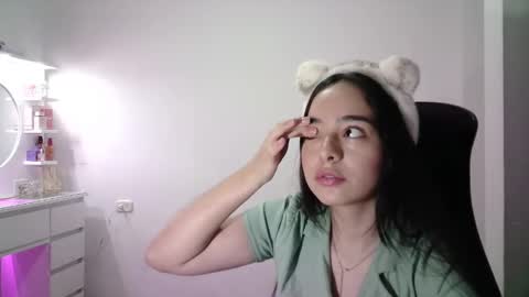 Snapshot of aineangeel chatting on 11, 11, 2025 AINE online show from 11, 11, 2025