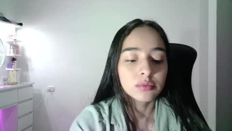 Snapshot of aineangeel chatting on 18, 11, 2025 AINE online show from 18, 11, 2025