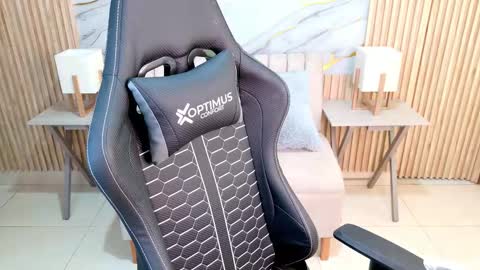 Ainhoa online show from 18, 9, 2025