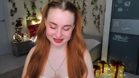 Snapshot of airysilhouette chatting on 18, 12, 2025 Louise online show from 18, 12, 2025