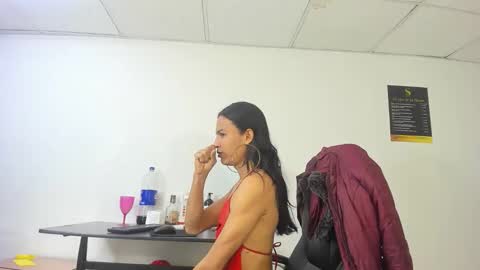 Snapshot of aisha_hotts777 chatting on 29, 9, 2025 Aisha online show from 29, 9, 2025