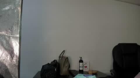 Snapshot of aisha_hotts777 chatting on 15, 12, 2025 Aisha online show from 15, 12, 2025