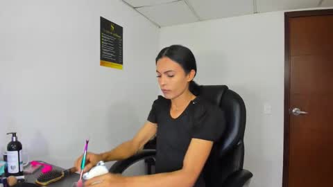 Snapshot of aisha_hotts777 chatting on 21, 12, 2025 Aisha online show from 21, 12, 2025