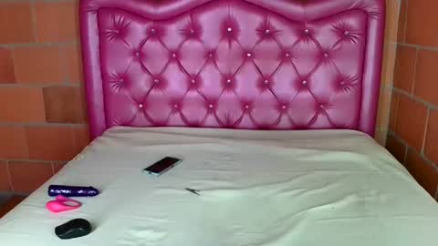 aisha koswell3 online show from 14, 9, 2025