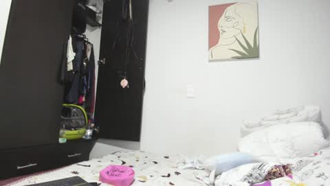 Snapshot of aisha_latina chatting on 4, 2, 2025 Katie online show from 4, 2, 2025