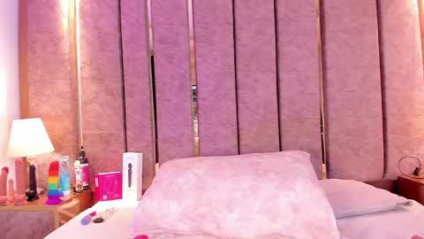 AishaValcazar online show from 17, 4, 2026