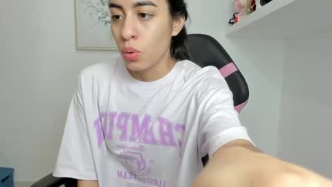 VALENTINA  independent online show from 12, 3, 2025