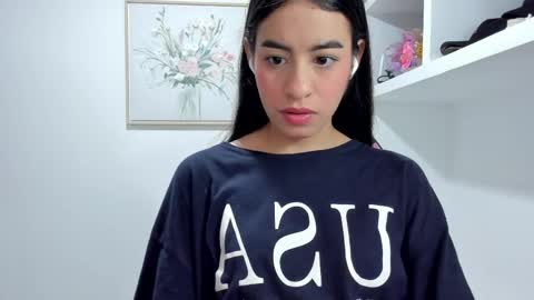 VALENTINA  independent online show from 3, 10, 2025