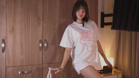Aitana Jhons online show from 10, 6, 2026