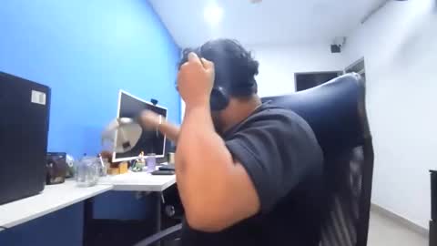 Esteban online show from 4, 12, 2025