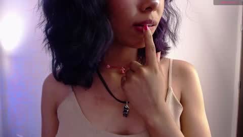 A K A N E  U W U online show from 9, 1, 2025