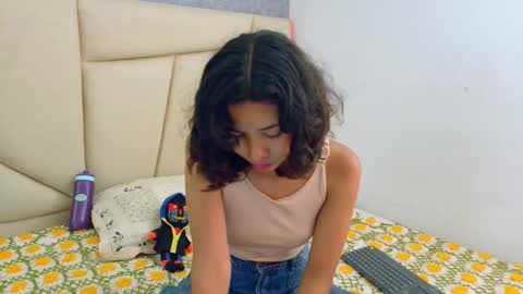 A K A N E  U W U online show from 30, 10, 2025