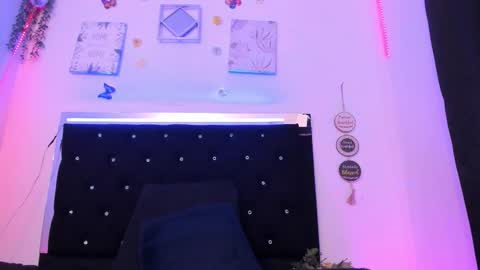 Snapshot of akarirosetti chatting on 18, 10, 2025 akarirosetti online show from 18, 10, 2025