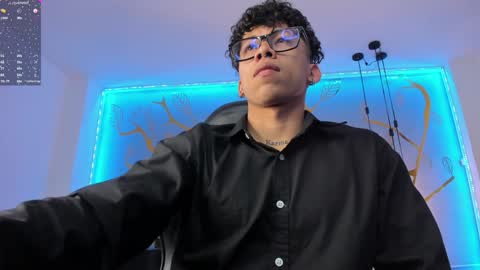 akazaboy online show from 5, 12, 2024